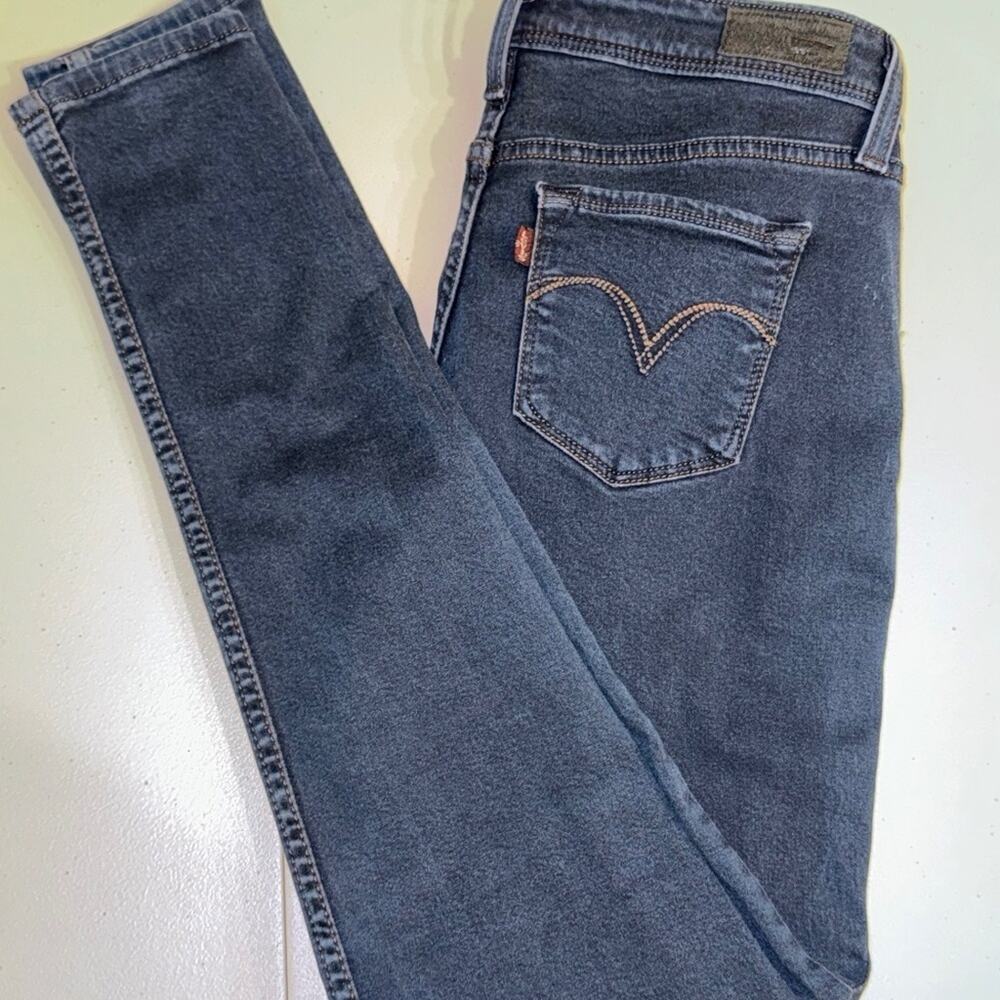 Levi's jeans medium wash blue denim 5 pocket zip up leggings skinny  Sz 28  US 6